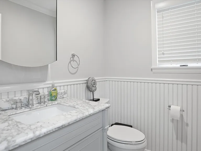 20 Stuart Ct — Photo 31