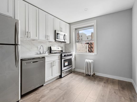 3rd image of 122 Montague St APT 5