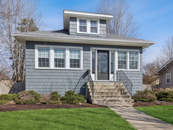 293 N Illinois St, Elmhurst, IL 60126