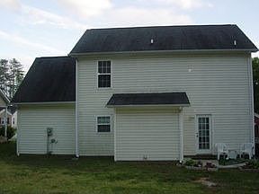3rd image of 203 Collinswood Ln