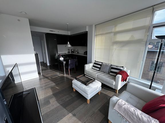 3rd image of 2550 Spruce St #402