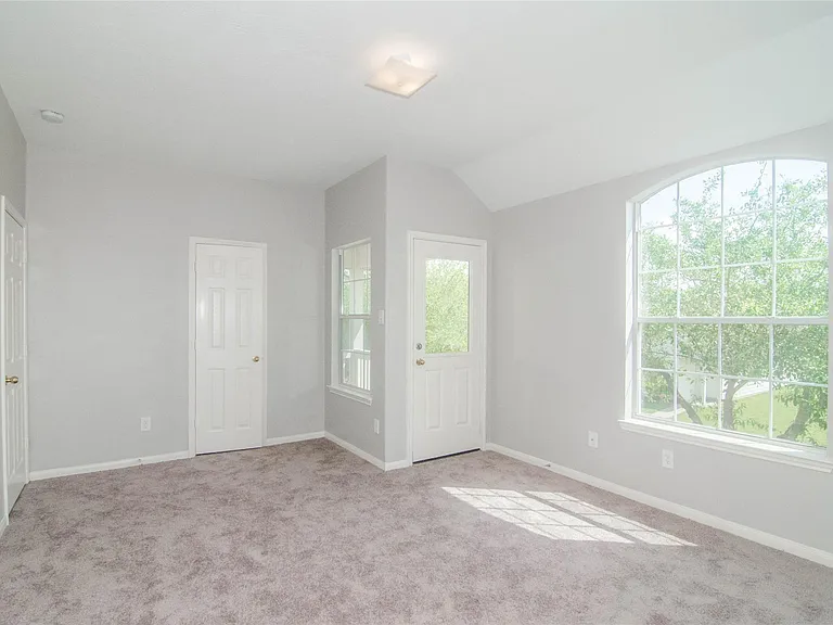 6415 Mountain Pines Ln — Photo 13