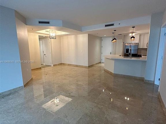 3rd image of 801 Brickell Key Blvd APT 809