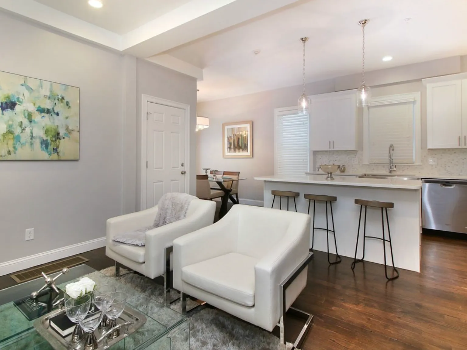 3 bed, 1173 sqft, $3,400 — Photo 3