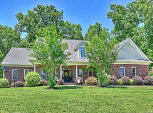 1317 Forest Bluff Dr, Midland, NC 28107