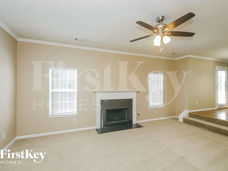 3103 Lonetree Point — Photo 2