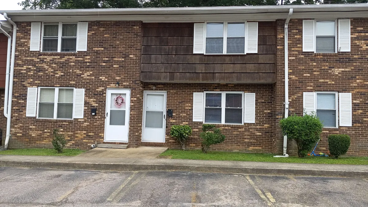 Building Photo - 210-250 Corbitt Rd