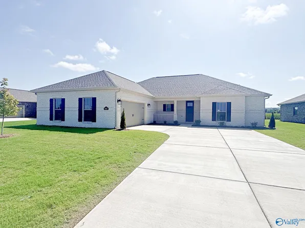 1065 Maplehurst St, Decatur, AL 35603
