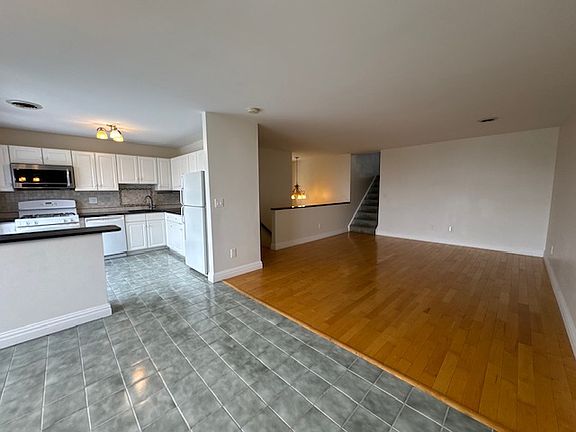 5th image of 45 Natalie Ct