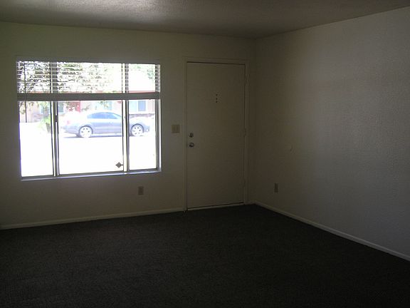 3rd image of 4047 E Windrose Dr
