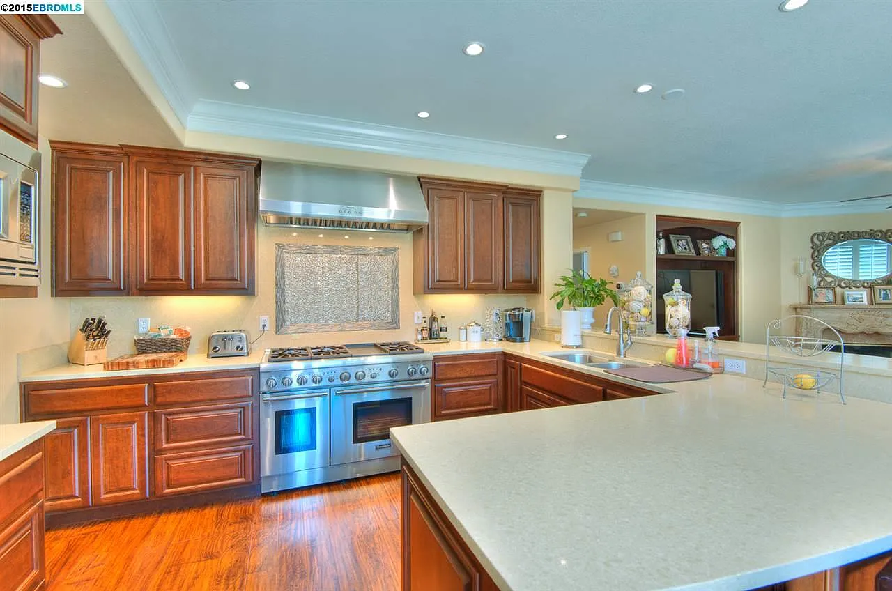 735 Garland Way photo 1