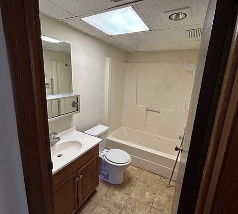 5th image of 300 Westland Dr APT 6