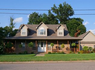 7217 S Woodland Dr, Radcliff, KY 40160
