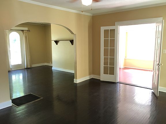 5th image of 254 E Pearl St