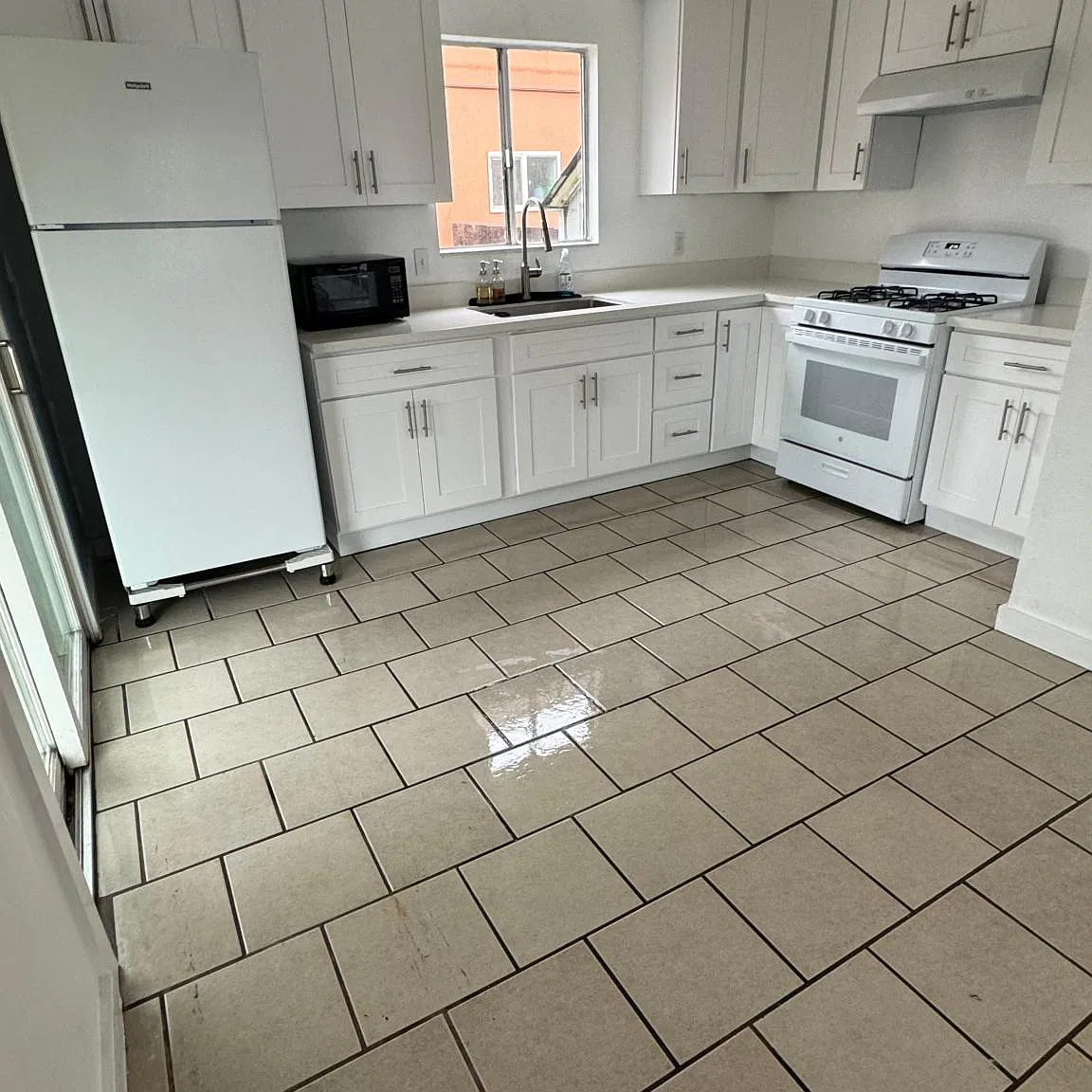 2 bed, 1485 sqft, $2,700 — Photo 3
