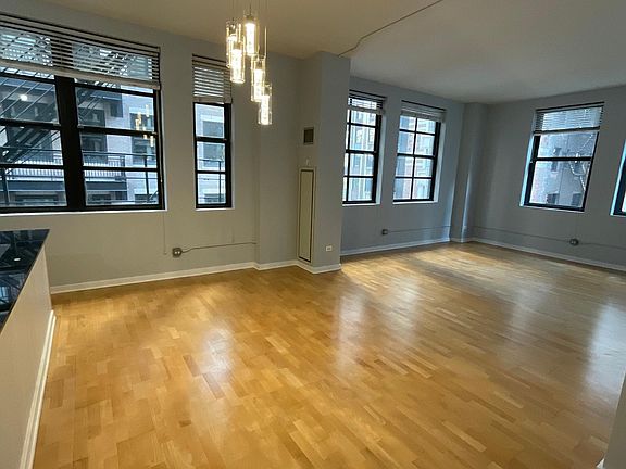 3rd image of 5 N Wabash Ave APT 1001