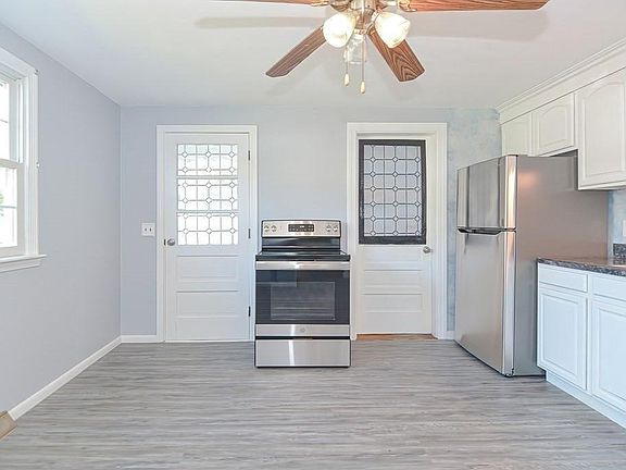 4th image of 121 Ashfield Dr