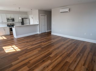 23 2nd St #4B, Troy, NY 12180