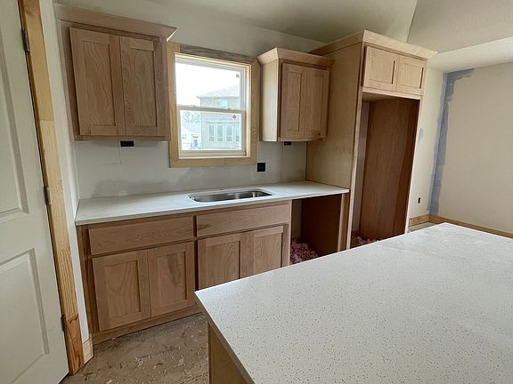 5th image of 1326 NE 122nd St