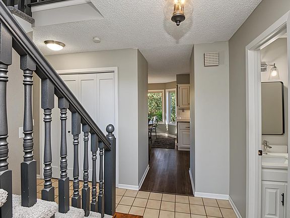 4th image of 698 Ocala Ln