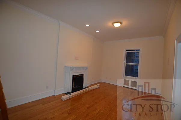 Rented by City Stop Realty | media 4