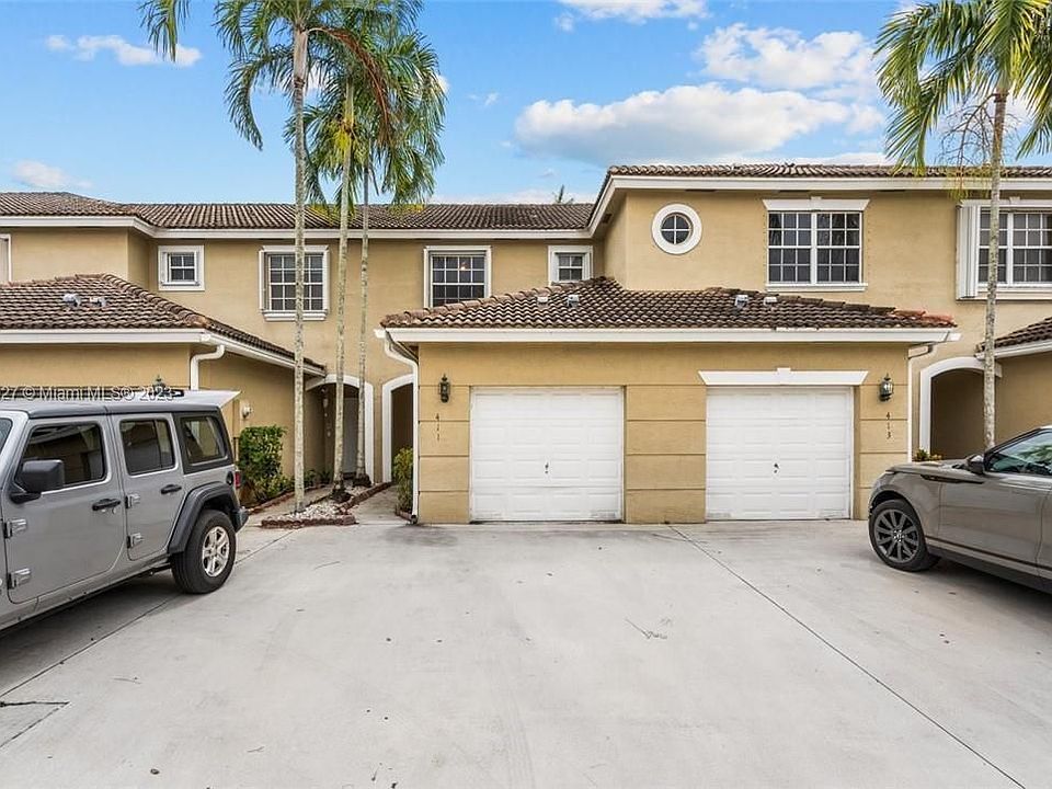 1st image of 411 SW 120th Ave #411