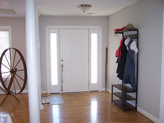 5th image of 121 Aspen Cir
