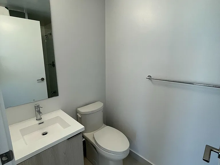 203 College St #2508 — Photo 23