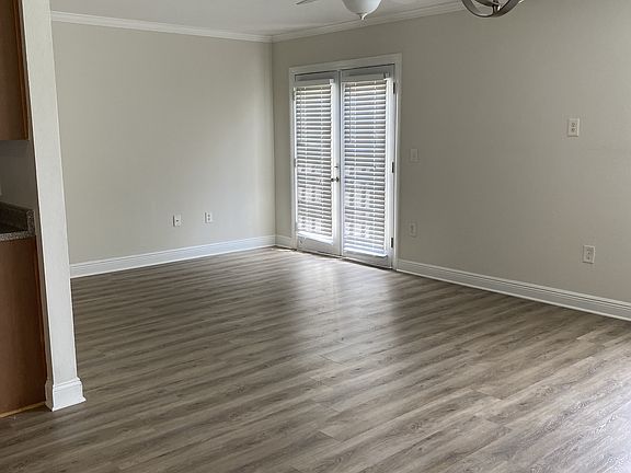 3rd image of 716 Majestic Dr #1