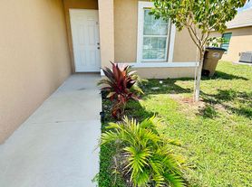 1113 Gleason Pkwy, Cape Coral, FL