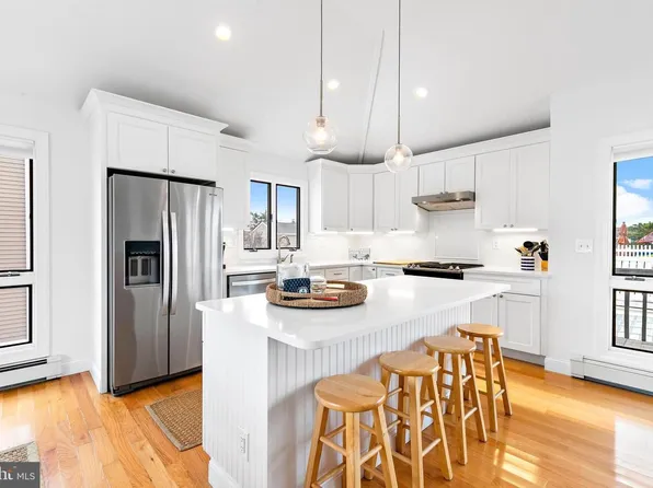 102 E Weldon Pl, Long Beach Township, NJ 08008