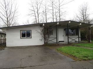 3310 Dorothy Dr, Lebanon, OR 97355