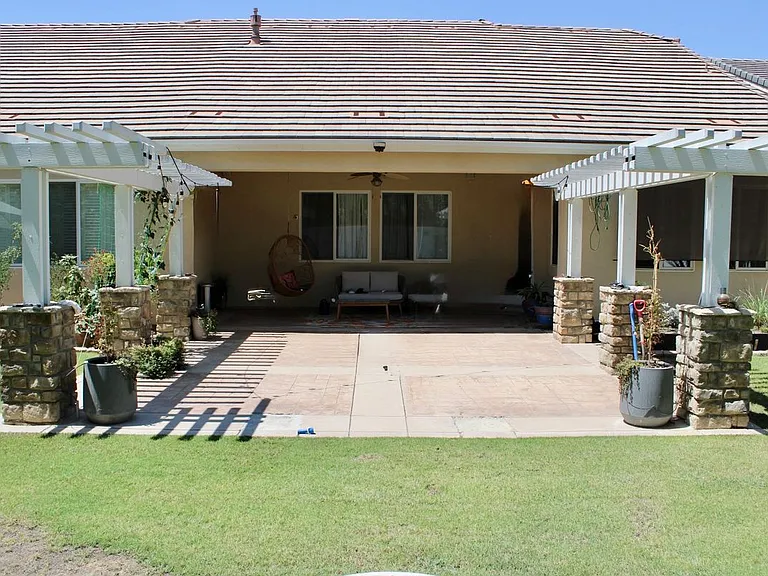 2722 Oakley St — Photo 5