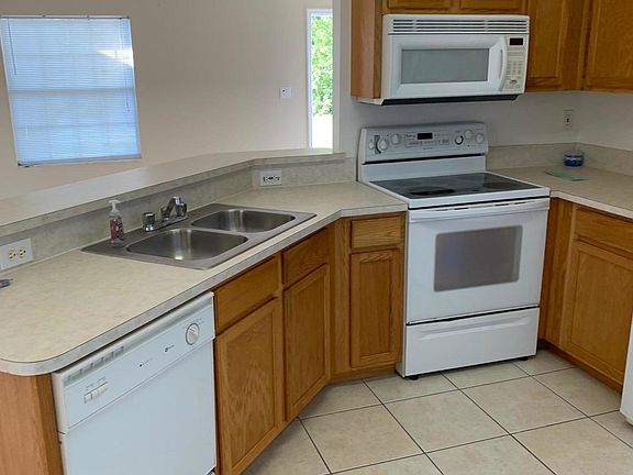 5th image of 563 Paigo St SE