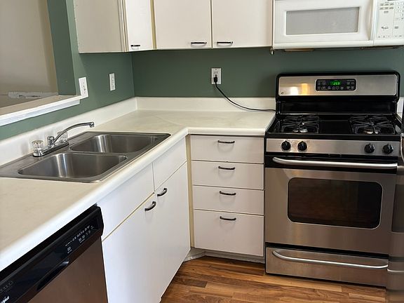 3rd image of 206 Macfalls Way #83C
