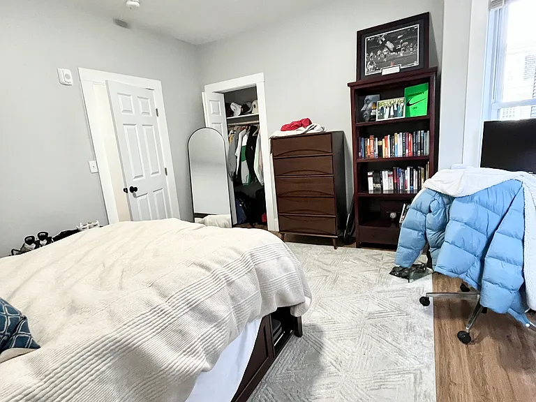 723 E 3rd St #2 — Photo 5