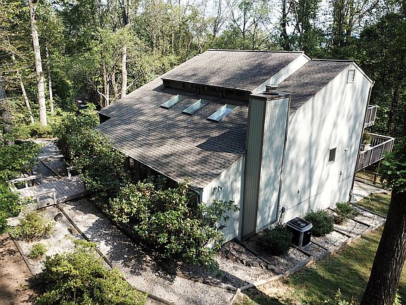 3rd image of 5744 Bridlewood Dr
