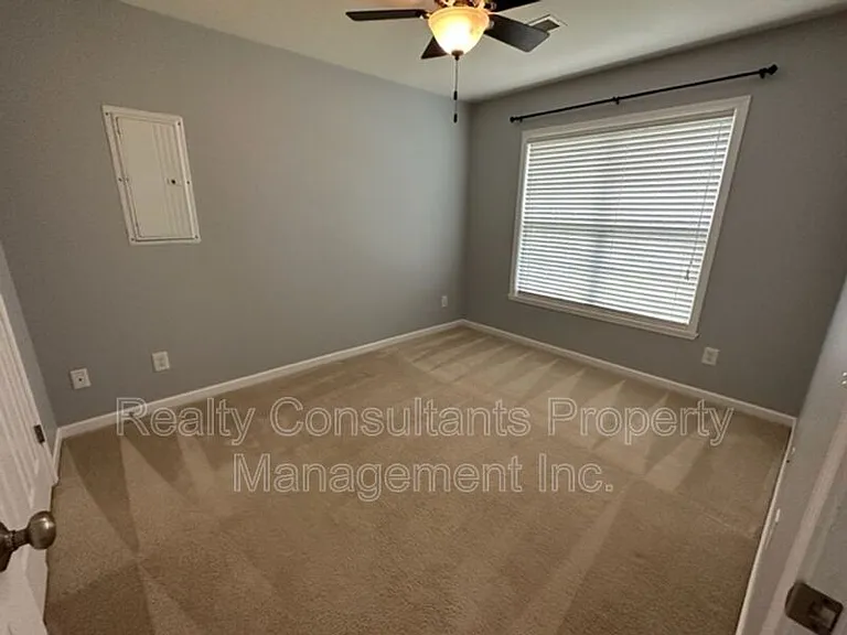 2152 Rosemont Dr — Photo 16