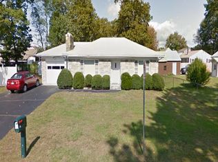 20 Detroit St, Springfield, MA 01104