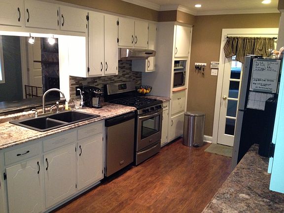 5th image of 405 Hyland Dr