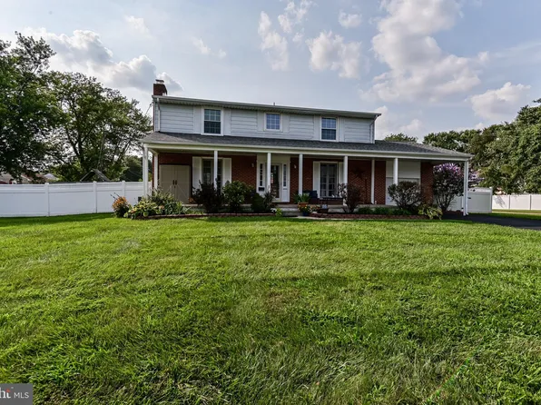 226 Gordy Pl, New Castle, DE 19720