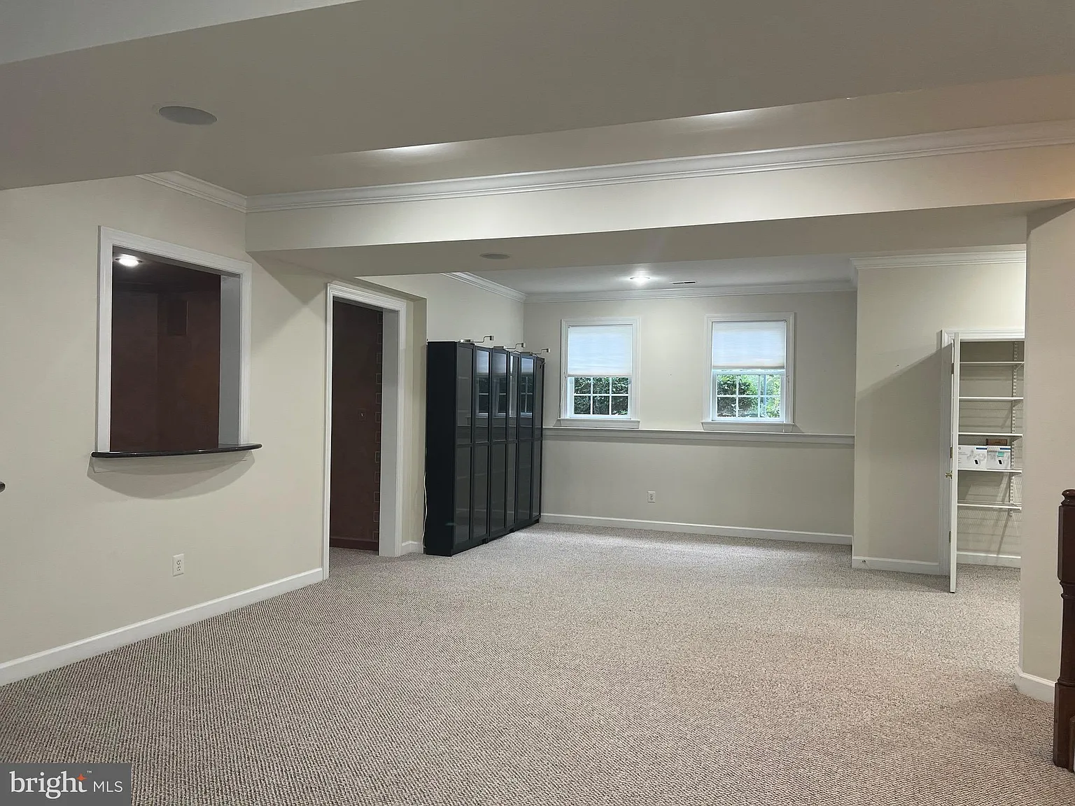 2 bed, 7287 sqft, $2,300 — Photo 4