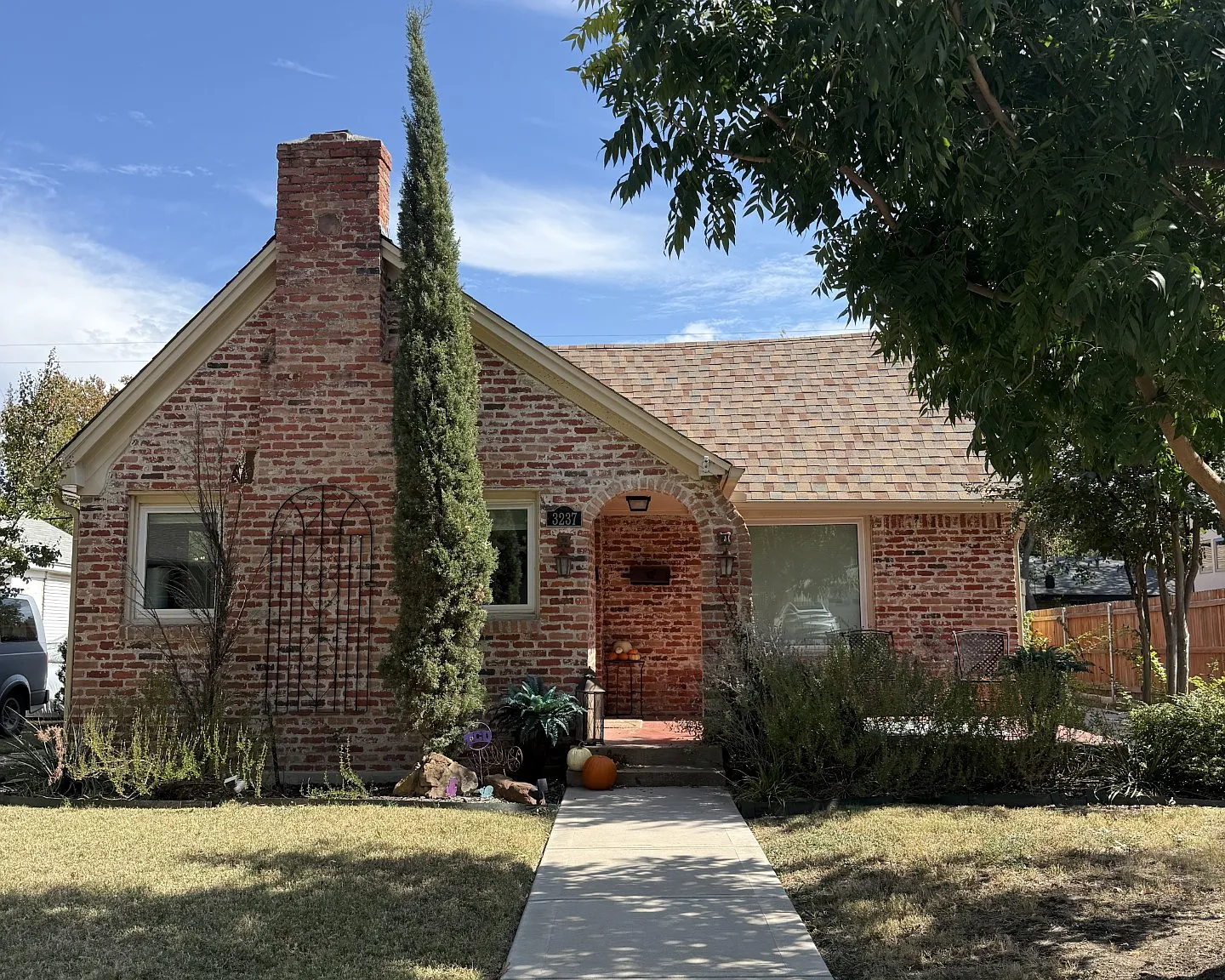 3 bed, 1900 sqft, $4,500 — Photo 1