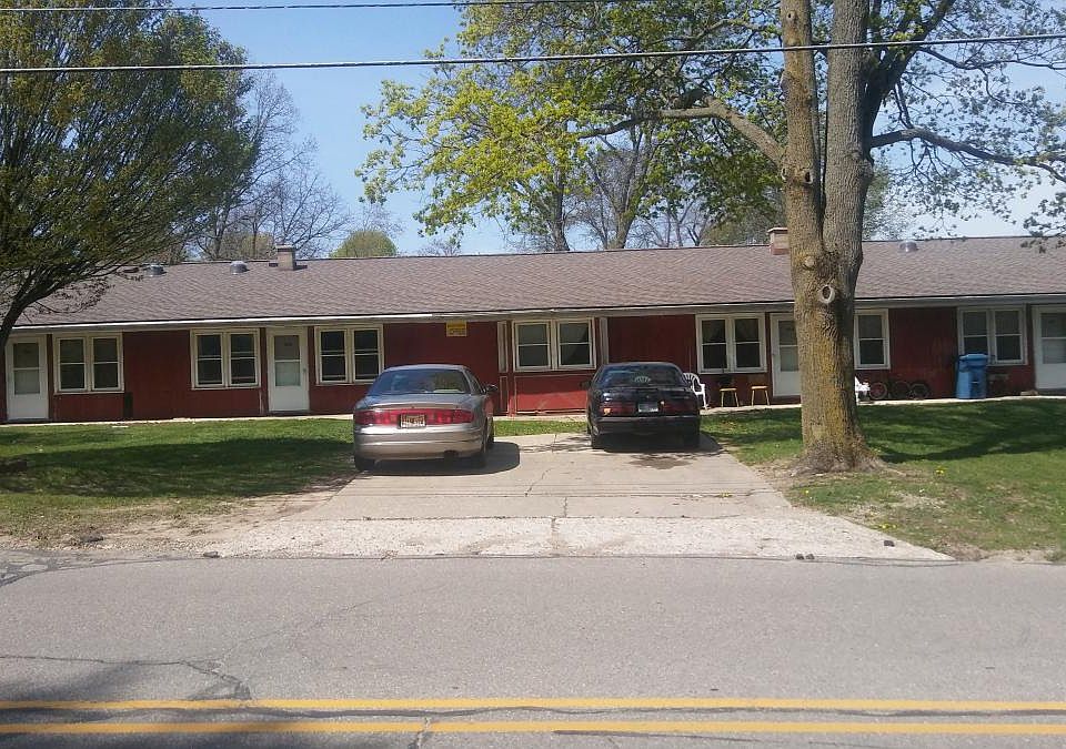 1st image of 390 Hillsdale St APT 2