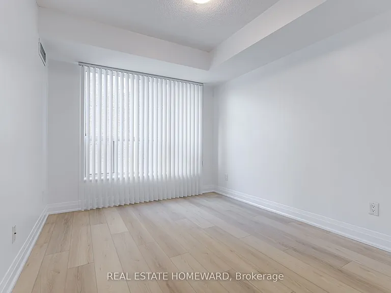 300 Bloor St E #611 — Photo 18