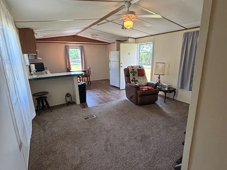 139 E Military Rd — Photo 5