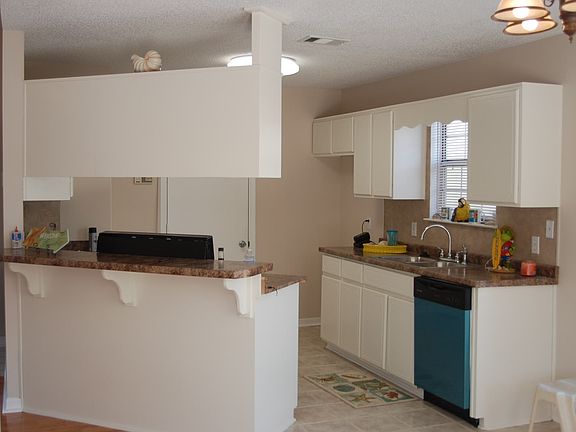 5th image of 2913 Laurie Ave