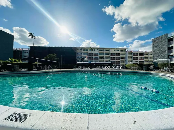 330 SE 2nd St, Hallandale, FL