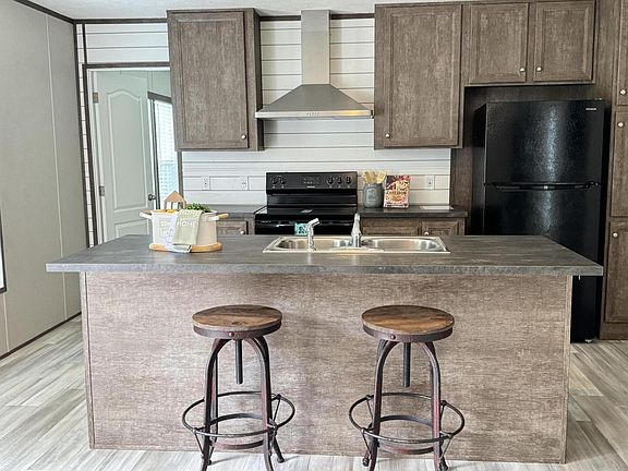 4th image of 109 Wetmore Cir