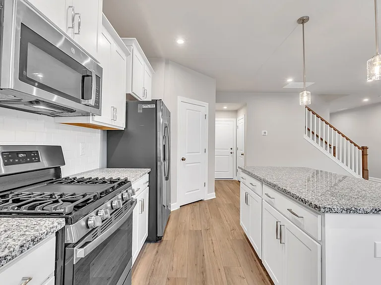804 Montague Ave — Photo 14